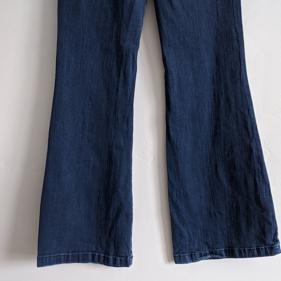 FINAL SALE 🌿BCBG MAXAZRIA WIDE LEG JEANS🌿 - Picture 7 of 8